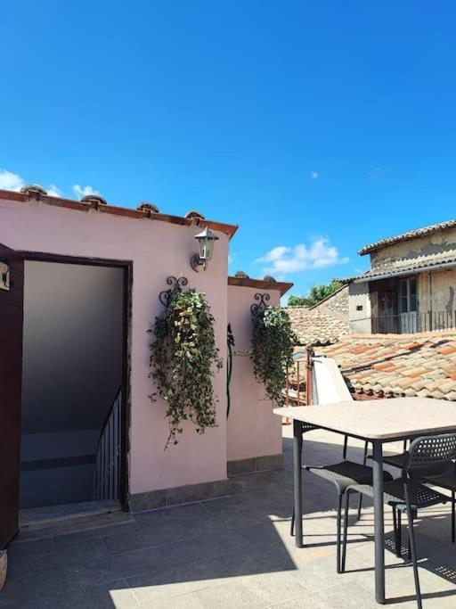Pink House Apartment Fara in Sabina Luaran gambar